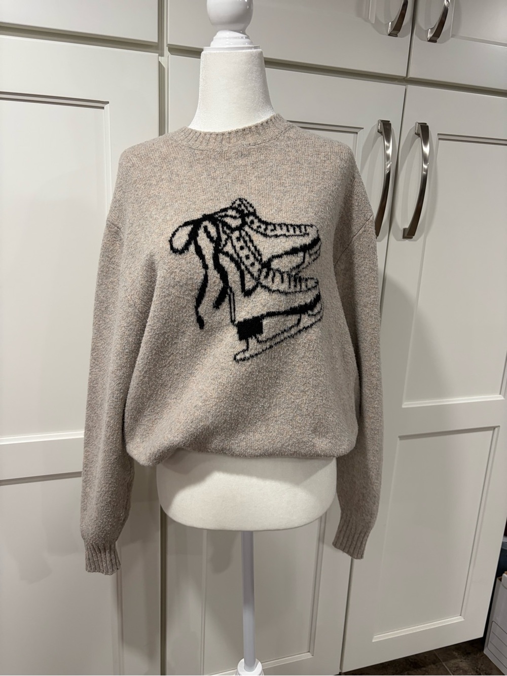 Hollister Oversized Beige Crewneck Sweater with Black Ice Skate Graphic